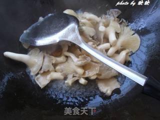 平菇豆腐烧肉的做法步骤：8