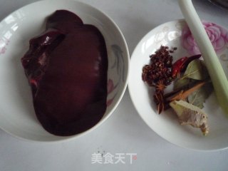 盐水猪肝的做法步骤：1