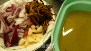 茶树菇炒嫩牛肉的做法步骤：5