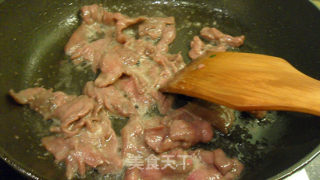 茶树菇炒嫩牛肉的做法步骤：7
