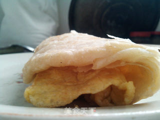 烙饼卷鸡蛋的做法步骤：15