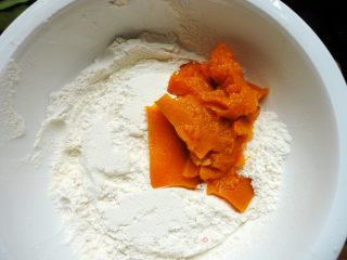 花样面食之------南瓜中国节的做法步骤：3
