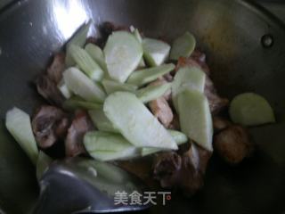 番茄丝瓜烩排骨的做法步骤：8