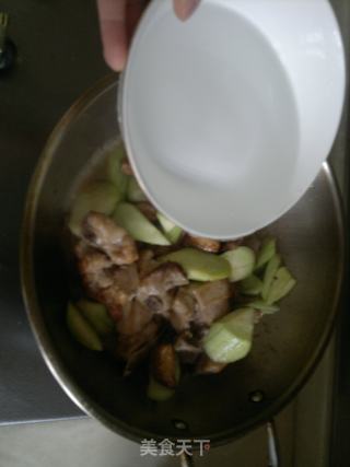 番茄丝瓜烩排骨的做法步骤：9