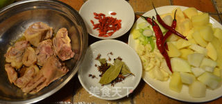 大丰收醉酒鸭（田园啤酒鸭）的做法步骤：2