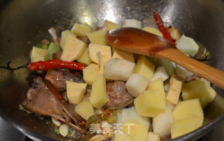 大丰收醉酒鸭（田园啤酒鸭）的做法步骤：6