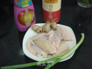 酱烧鸡翅的做法步骤：1