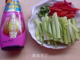 酱炒：酱炒野猪肉的做法步骤：2