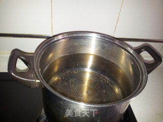 猪尾花生汤的做法步骤：5