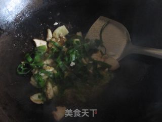 小白菜炒黏蘑的做法步骤：6