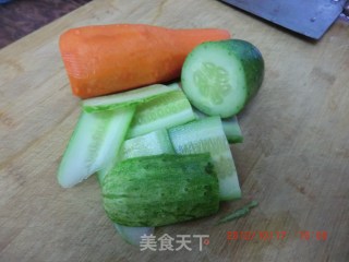 什锦炒饭的做法步骤：2