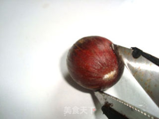 超级简单的栗子吃法--焖栗子的做法步骤：2