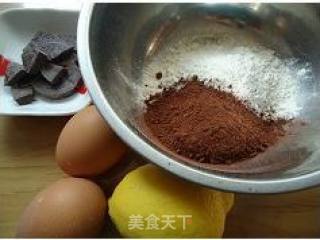 巧克力纸杯小蛋糕的做法步骤：1
