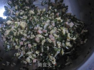 韭菜鸡蛋馅饼的做法步骤：1