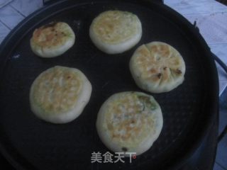 韭菜鸡蛋馅饼的做法步骤：9