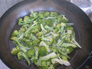 胡萝卜西兰花的做法步骤：2