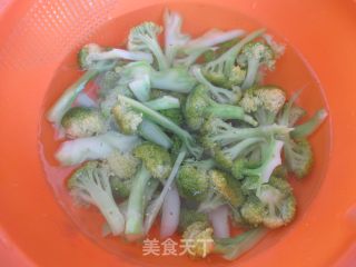 胡萝卜西兰花的做法步骤：3