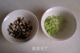 炸酱面的做法步骤：2