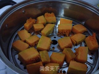 南瓜黑芝麻汤圆的做法步骤：2
