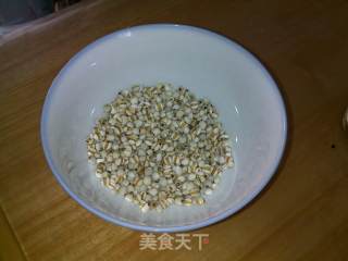 五彩干贝粥的做法步骤：1