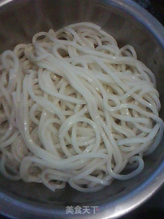 家常炒面的做法步骤：1