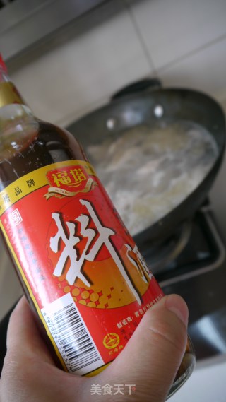 一滴油也不放也能做出美味鸡翅——【无油版鸡翅】的做法步骤：4