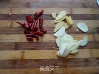 青蒜炒鸡胗的做法步骤：2