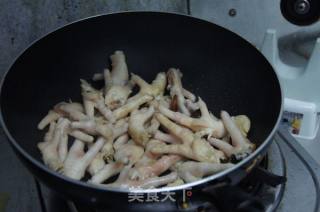 红烧鸡爪的做法步骤：4