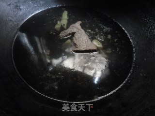 轻松自制小零食--------猪肉松的做法步骤：3