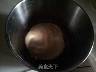 香菇韭菜生肉包的做法步骤：2