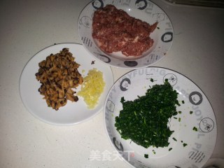 香菇韭菜生肉包的做法步骤：4