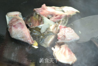鱼头豆腐汤的做法步骤：3