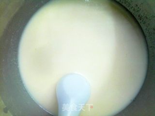 港式经典甜点-芒果班戟的做法步骤：4