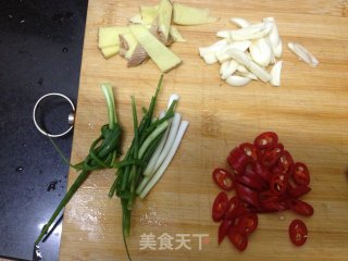 板栗烧鸡的做法步骤：2