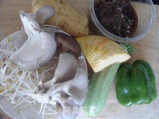 营养全面口味独到的——【牛肉炖杂蔬】的做法步骤：1