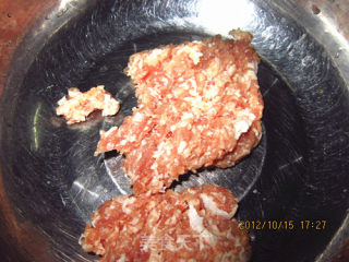 豆腐白菜肉丸子的做法步骤：1