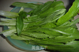 炝炒油麦菜的做法步骤：1