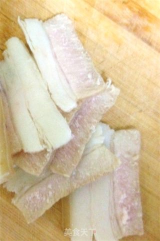 砂锅酸菜白肉的做法步骤：1