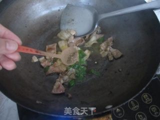 红椒炒干豆腐的做法步骤：5