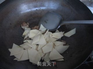红椒炒干豆腐的做法步骤：7