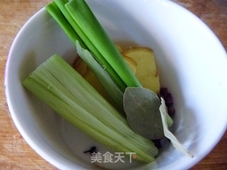 【怡汝私房宴客菜】南北都爱的一道菜---秘制红烧肉的做法步骤：4