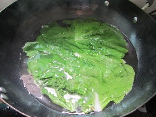 白菜包肉的做法步骤：3