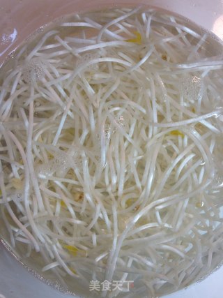 鲈鱼炸酱面【传统的乾面】新鲜尝的做法步骤：4