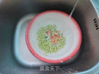 毛豆炒肉丝的做法步骤：2