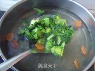 清新爽口---蚝油西兰花的做法步骤：2