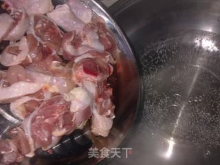 鸡汤河粉的做法步骤：2