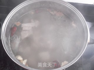 海带排骨汤的做法步骤：4