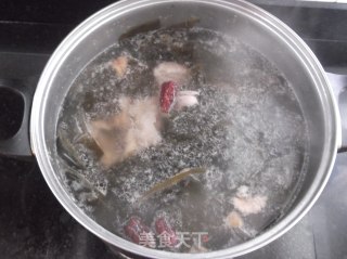 海带排骨汤的做法步骤：5