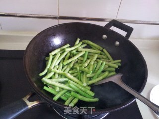 虾酱炒豆角的做法步骤：4