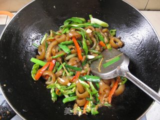 蒜香卤肉皮的做法步骤：7